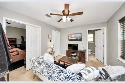 18010 Bambriar Drive, Houston, TX 77090 - Photo 20