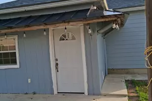 2713 Ave C, Dickinson, TX 77539 - Photo 4