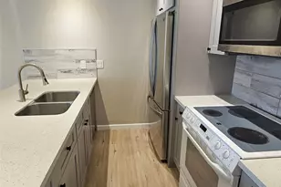 2822 S Bartell Dr Dr, Houston, TX 77054 - Photo 8