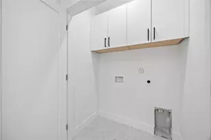 8421 Safeguard St, Houston, TX 77051 - Photo 12