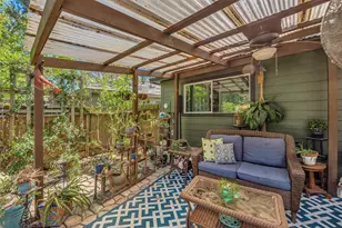 116 W White Willow Cir, The Woodlands, TX 77381 - Photo 2
