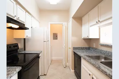6500 Harbor Town Drive #2806, Houston, TX 77036 - Photo 8
