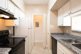 6500 Harbor Town Dr, Houston, TX 77036 - Photo 8