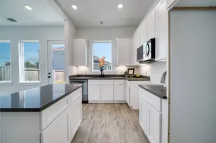 8107 Calhoun Rd, Houston, TX 77033 - Photo 8