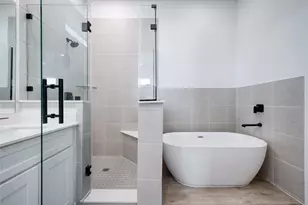 8107 Calhoun Rd, Houston, TX 77033 - Photo 16