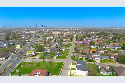 8107 Calhoun Road, Houston, TX 77033 - Photo 30