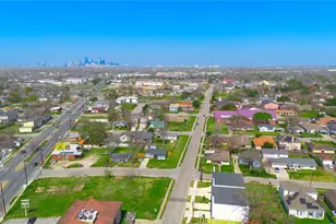 8107 Calhoun Rd, Houston, TX 77033 - Photo 30