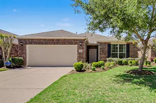 1542 Tuscan Village Dr, League City, TX 77573 - Photo 2