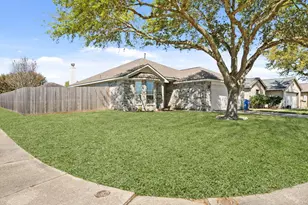 23 N Golden Oak Dr, Texas City, TX 77591 - Photo 2