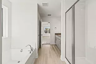 640 Greystone Ln, Angleton, TX 77515 - Photo 22