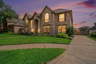 5406 Brook Bend Dr, Sugar Land, TX 77479 - Photo 2