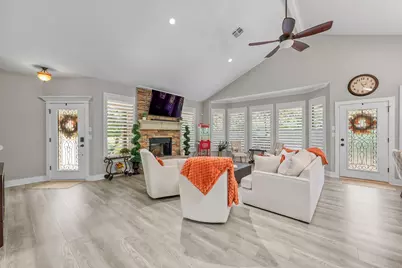 13847 Parkway Manor Drive, Willis, TX 77318 - Photo 6