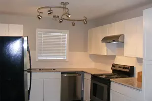4725 Maggie St, Houston, TX 77033 - Photo 2