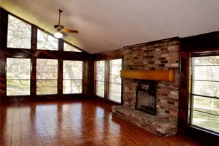 708 Catamaran Cir, Blessing, TX 77419 - Photo 6