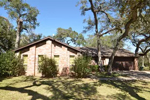 708 Catamaran Cir, Blessing, TX 77419 - Photo 2