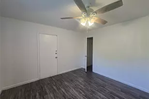 7518 Hummingbird Ln, Texas City, TX 77591 - Photo 12