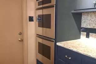 2118 Fulham Ct, Houston, TX 77063 - Photo 6