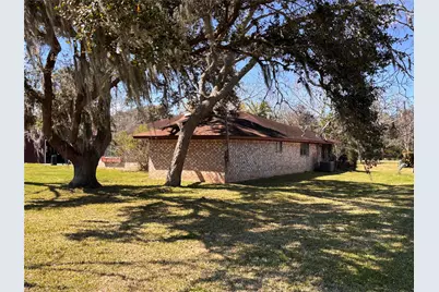 437 Bluebonnet Drive, Jones Creek, TX 77541 - Photo 4