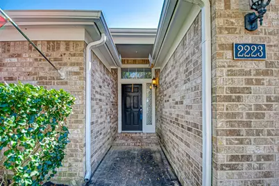 2223 Ridgefield Park Lane, Richmond, TX 77469 - Photo 2