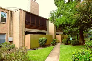10555 Turtlewood Ct, Houston, TX 77072 - Photo 1