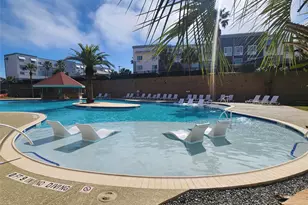 9520 Seawall Blvd, Galveston, TX 77554 - Photo 4