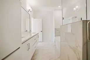 4704 Thornton Vws Rd, Houston, TX 77018 - Photo 24