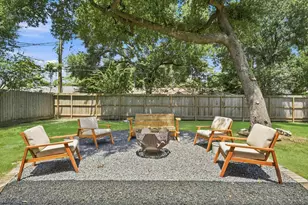 9634 Meadowglen Ln, Houston, TX 77063 - Photo 38