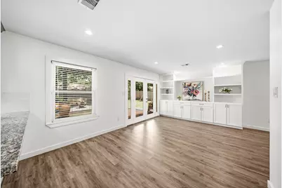 9634 Meadowglen Lane, Houston, TX 77063 - Photo 10