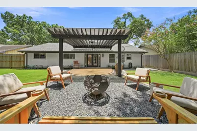 9634 Meadowglen Lane, Houston, TX 77063 - Photo 38