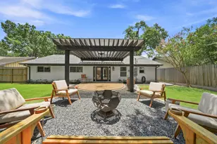 9634 Meadowglen Ln, Houston, TX 77063 - Photo 38