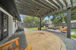 9634 Meadowglen Ln, Houston, TX 77063 - Photo 40