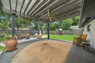 9634 Meadowglen Ln, Houston, TX 77063 - Photo 42