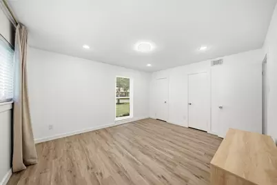 9634 Meadowglen Lane, Houston, TX 77063 - Photo 20