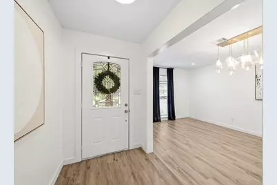 9634 Meadowglen Lane, Houston, TX 77063 - Photo 4