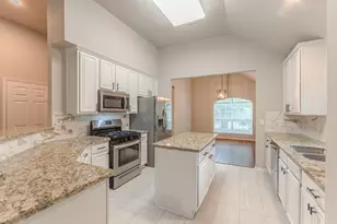 91 N Willow Point Cir, The Woodlands, TX 77382 - Photo 18