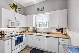 811 10th St, Galveston, TX 77550 - Photo 16