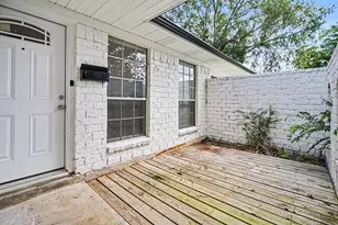 10323 SE Sagerock Dr, Houston, TX 77089 - Photo 2