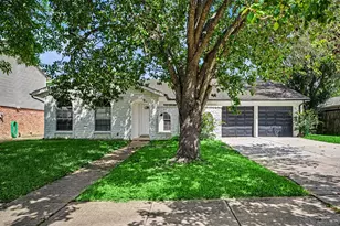 10323 SE Sagerock Dr, Houston, TX 77089 - Photo 1