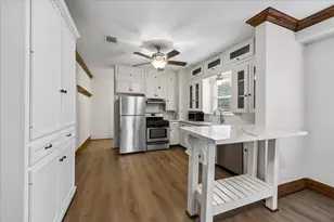 2717 McDuffie St, Houston, TX 77098 - Photo 2