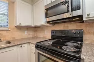 11710 Southlake Dr, Houston, TX 77077 - Photo 8