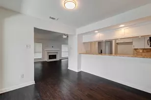 8100 Cambridge St, Houston, TX 77054 - Photo 10
