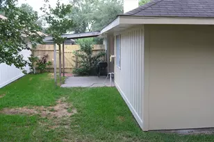 16210 Barbarossa Dr, Houston, TX 77083 - Photo 14