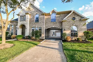 2007 Tall Timbers Ln, Pearland, TX 77581 - Photo 2