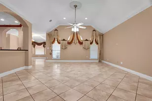 11207 Indian Trails Dr, Tomball, TX 77375 - Photo 4