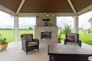 7818 Pebble Hill Ln, Rosharon, TX 77583 - Photo 1