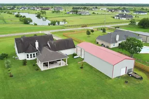 7818 Pebble Hill Ln, Rosharon, TX 77583 - Photo 6