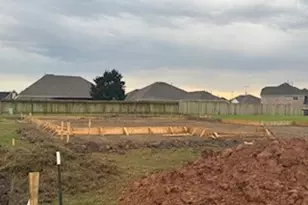 1601 Elm Ct, Angleton, TX 77515 - Photo 2