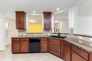 4700 Lake Line Ct, Alvin, TX 77511 - Photo 14