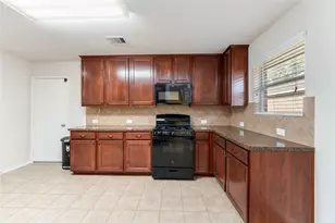 4700 Lake Line Ct, Alvin, TX 77511 - Photo 18