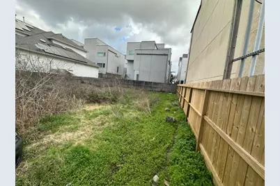 2308 Bevis Street, Houston, TX 77008 - Photo 4